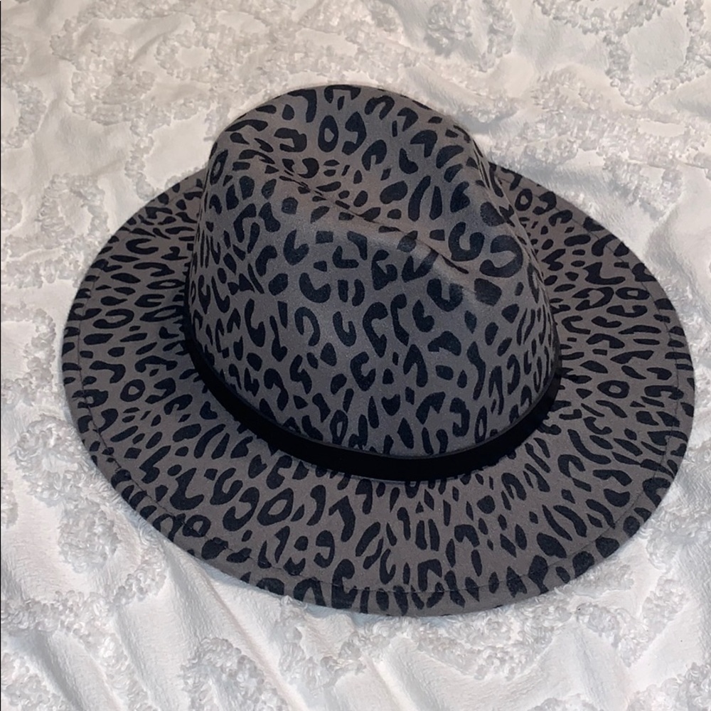 NEW Leopard Gray Hat